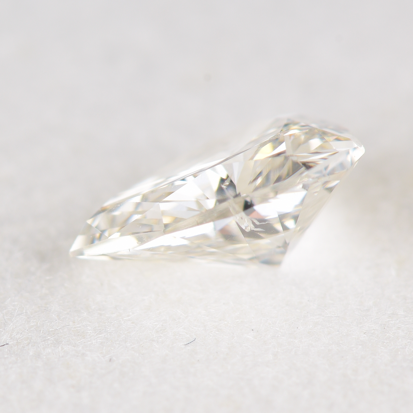 0.50ct シールドカットダイヤモンド Jカラー SI2 ルース GIA – 株式会社瑞勝 | ZUISHO Diamonds